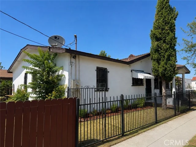 5953 S Denker Avenue photo 3