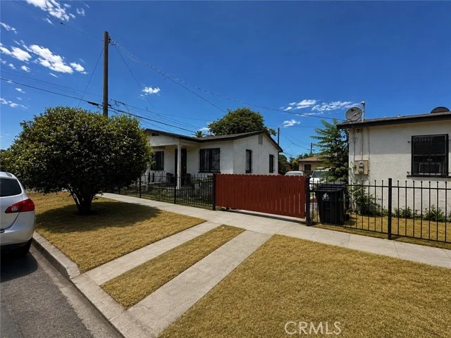5953 S Denker Avenue photo 4