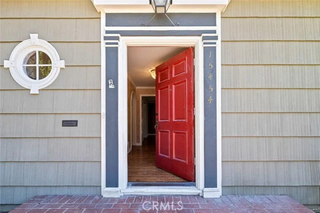 15454 Sutton Street photo 4