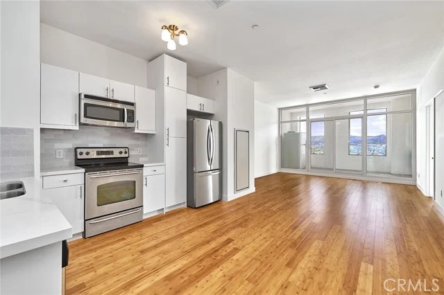 3810 Wilshire #1904 photo 4