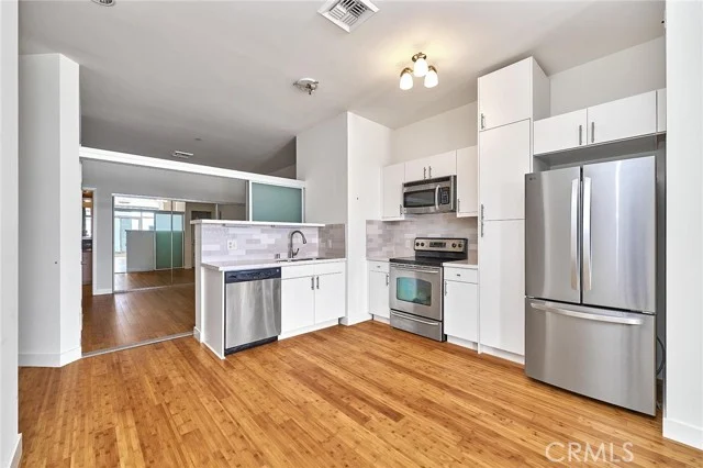 3810 Wilshire #1904 photo 5