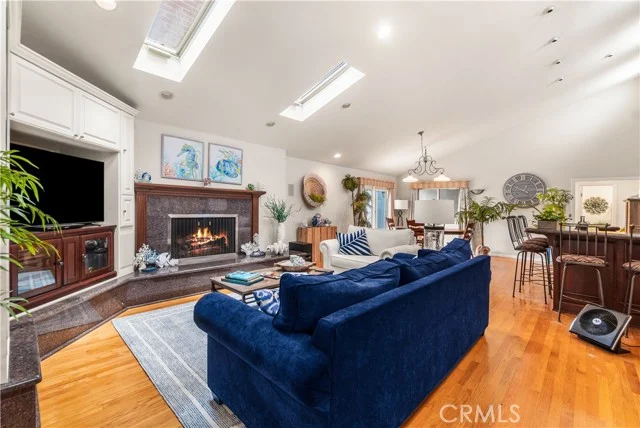 263 Corona Avenue photo 4