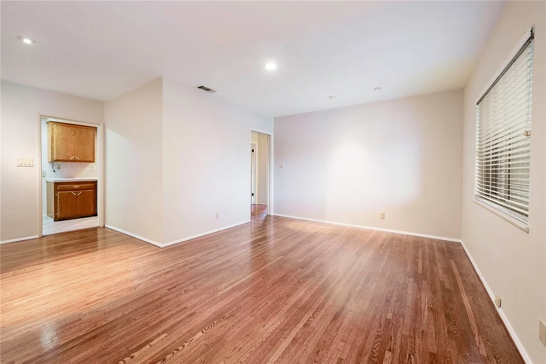 2245 Mcnab photo 2