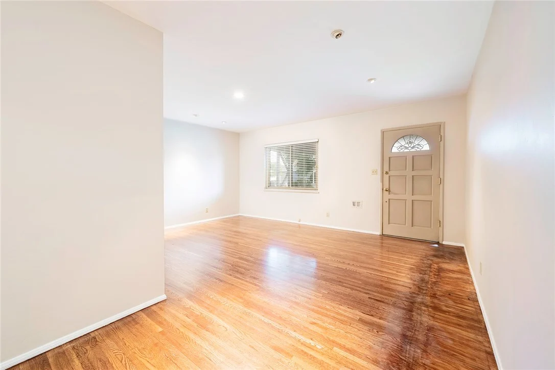 2245 Mcnab photo 3