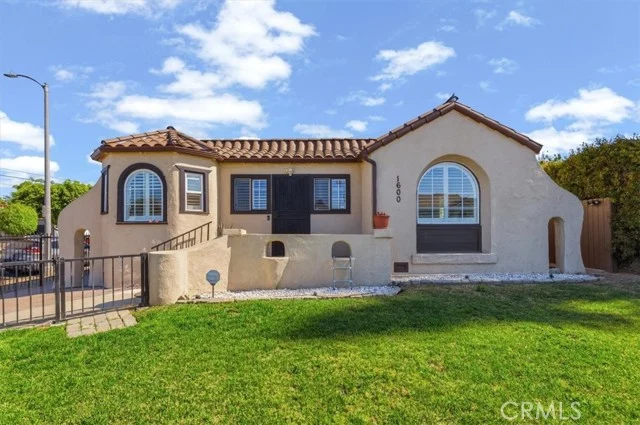 1600 W 80th Street, Los Angeles