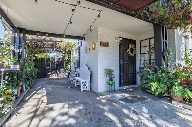 6832 Bellaire Avenue photo 3