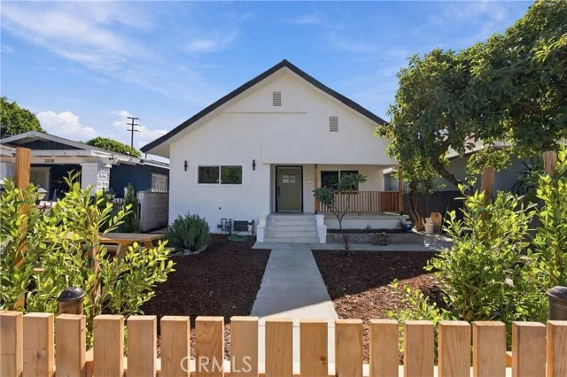 3230 Huron Street photo 2