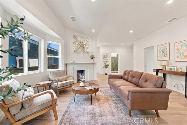 3230 Huron Street photo 4
