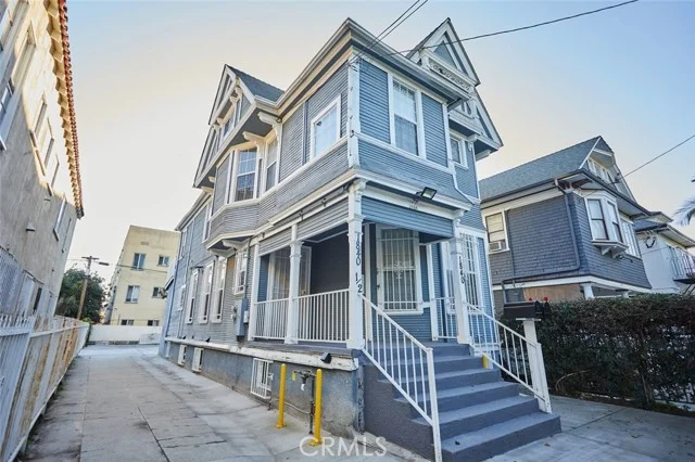 1840 W 11th Place photo 3