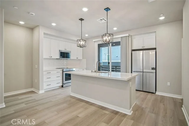 1482 Skyline Lane photo 3