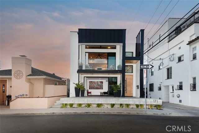 171 Savona Walk photo 1