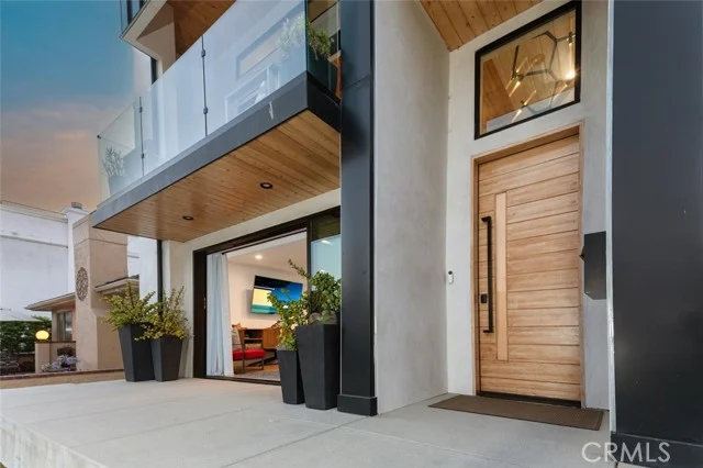 171 Savona Walk photo 2
