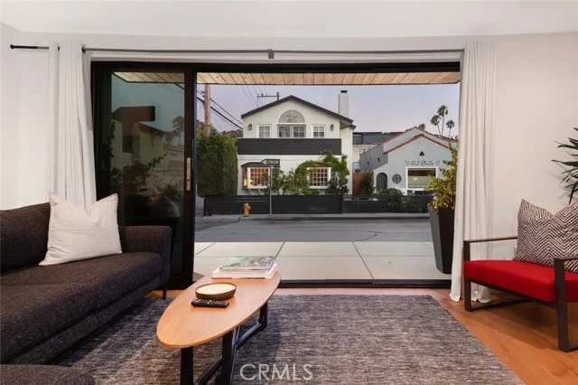 171 Savona Walk photo 4