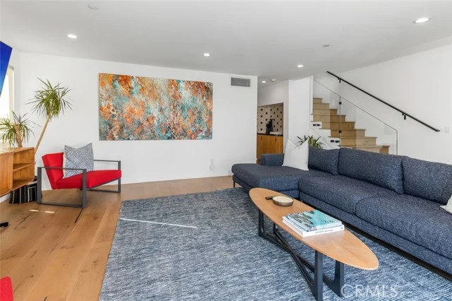 171 Savona Walk photo 5