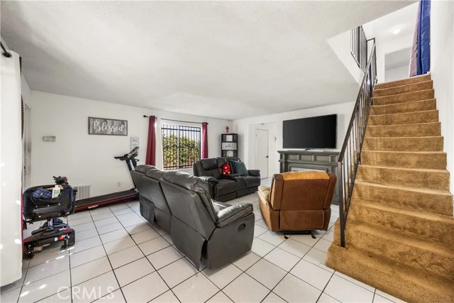 10616 Wilmington photo 4