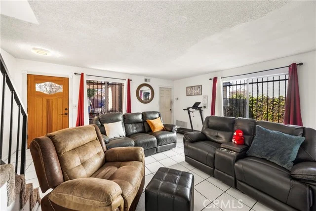 10616 Wilmington photo 5