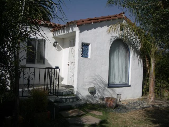 2227 S Redondo Boulevard photo 4
