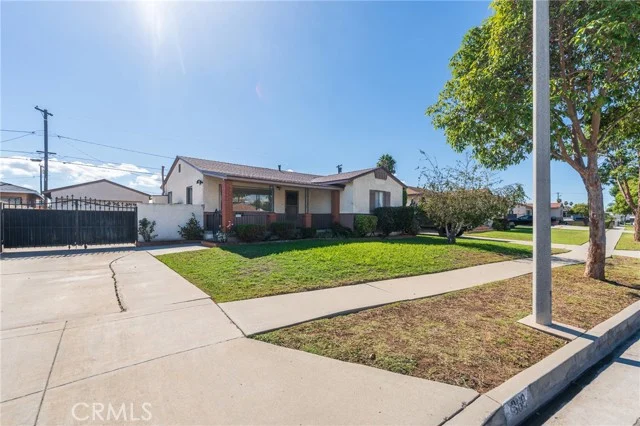 350 E Realty Street photo 3