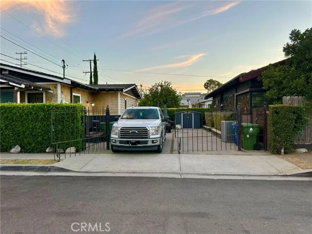 514 W River Street photo 2