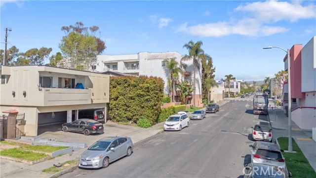 1525 Armacost Avenue photo 3