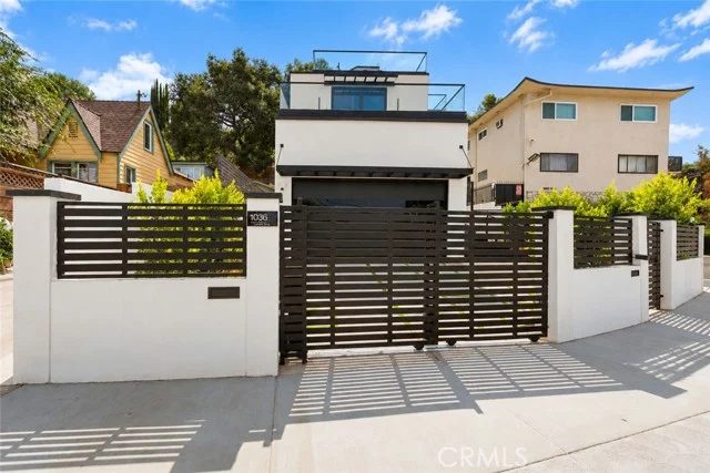 1036 Lanark photo 3