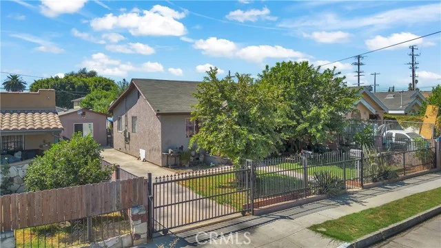 8711 S Fir, Los Angeles