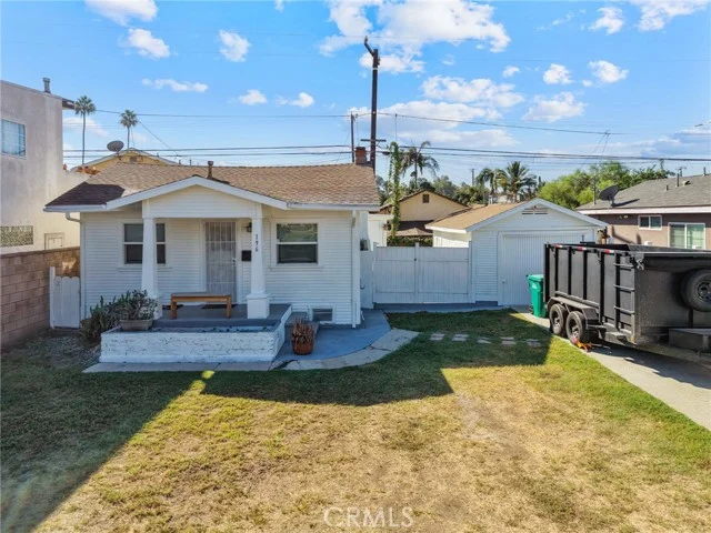 196 E Del Amo Boulevard photo 2