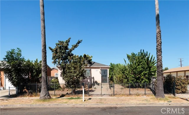 2069 Lewis, Long Beach