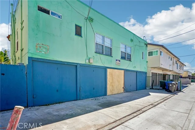 1033 Stanley Avenue photo 5