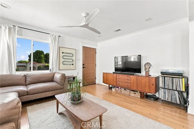 3855 E Wilton photo 5