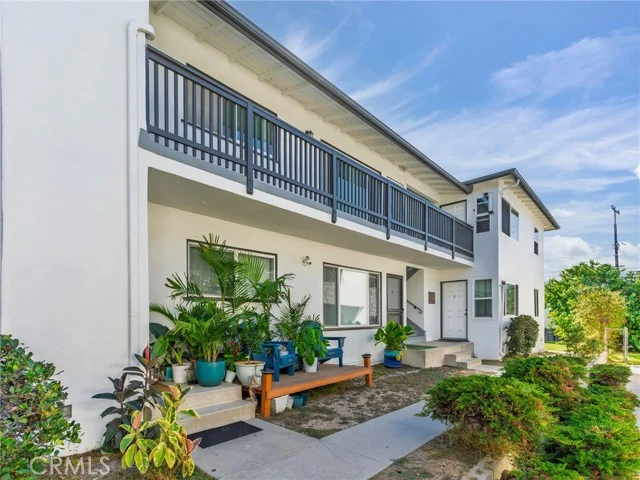 1116 E Imperial Avenue photo 4