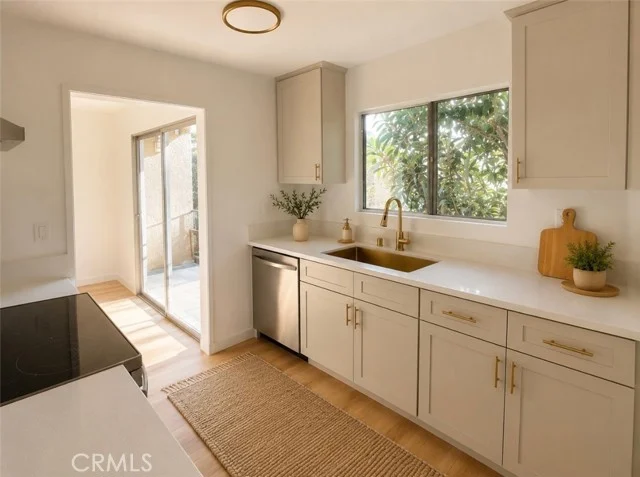 933 N Cedar #14 photo 2