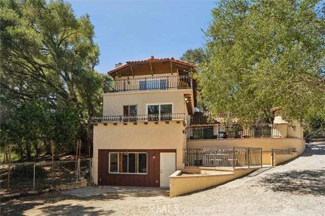 736 Crater Oak Drive photo 3