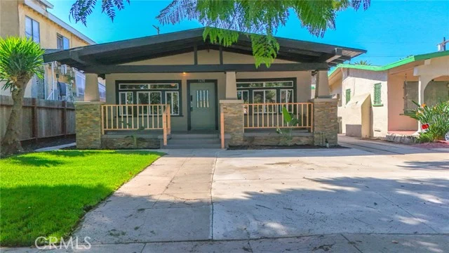 1650 W 38th Place photo 3