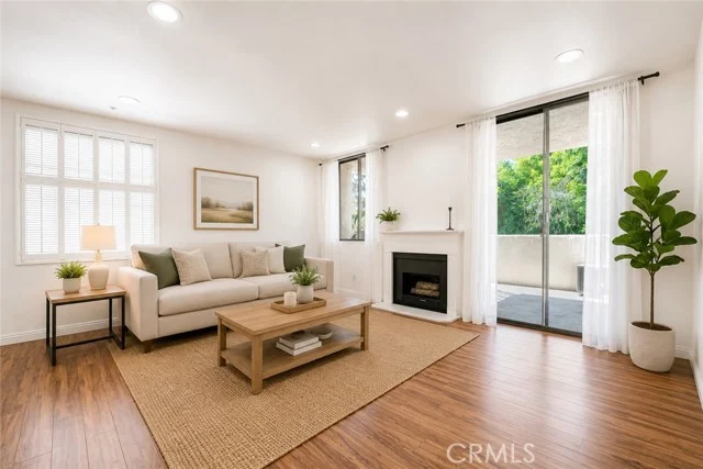 7001 S La Cienega #101, Los Angeles