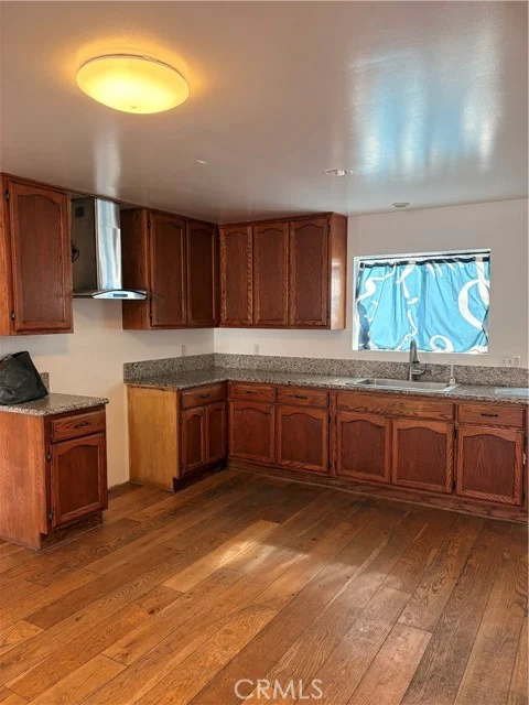 3322 Thelma photo 5