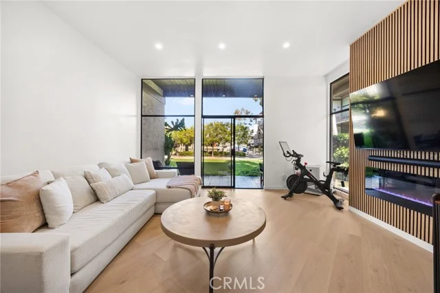 8103 N Marina Pacifica Drive N photo 5
