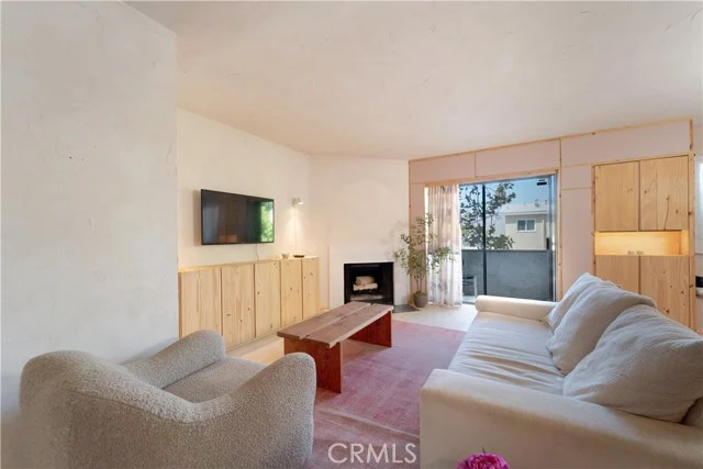 8516 Cadillac Avenue #8 photo 3