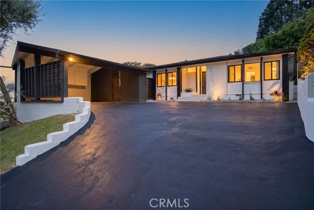 5631 Park Oak Place, Los Angeles