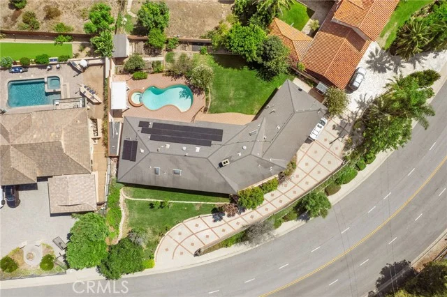 2929 Crest Drive photo 5