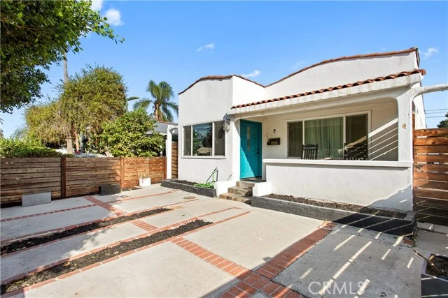1553 W 60th Place photo 2