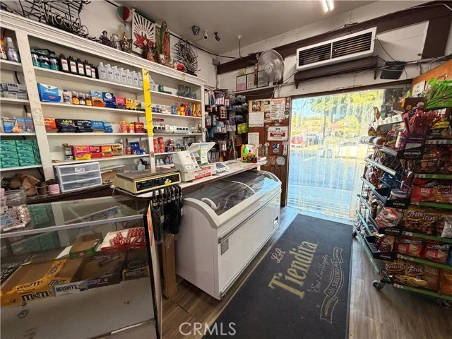 601 S Record Avenue photo 3