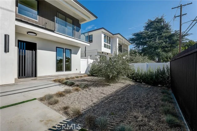 14931 Vose Street photo 3