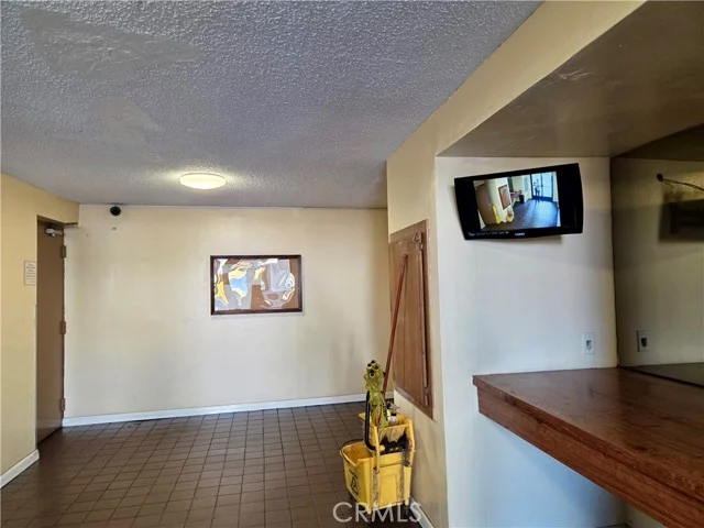 200 S Reno #102 photo 2