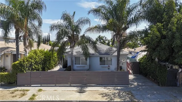 1438 S Woods photo 3