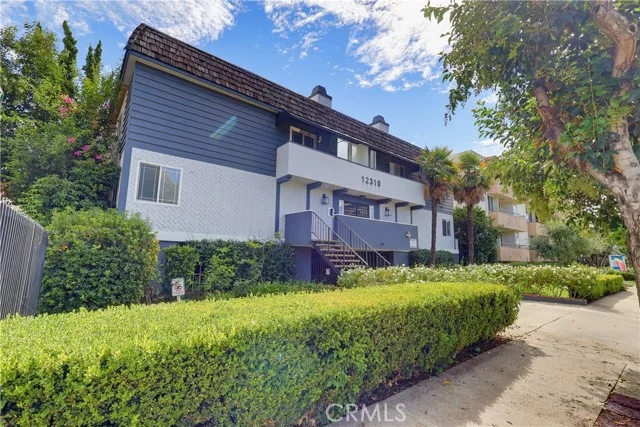 12310 Burbank #13 photo 3
