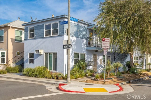 4401 E Division Street photo 2