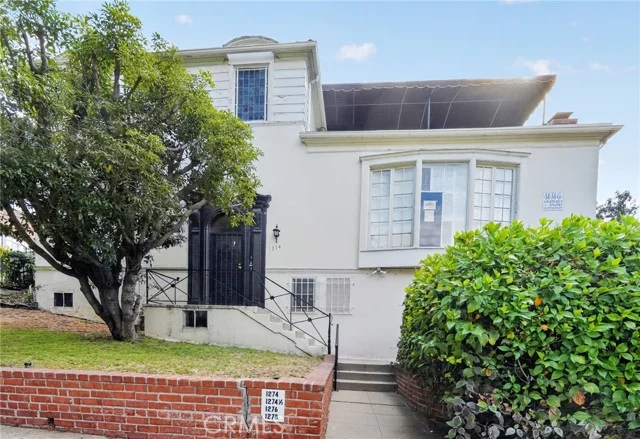 1274 S Beverly Glen photo 2