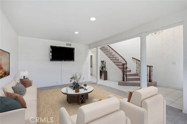 21815 Martin photo 2