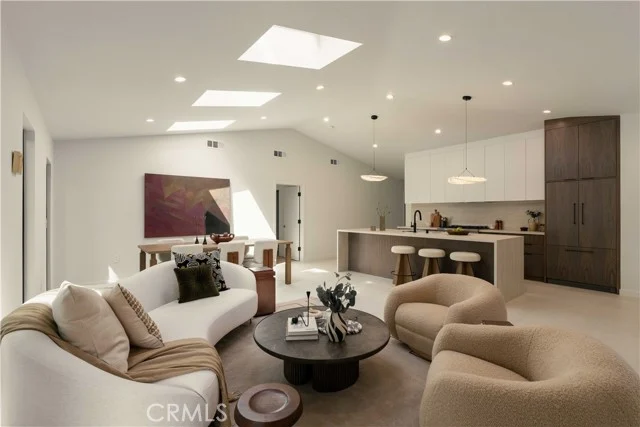 6132 W 82nd, Los Angeles
